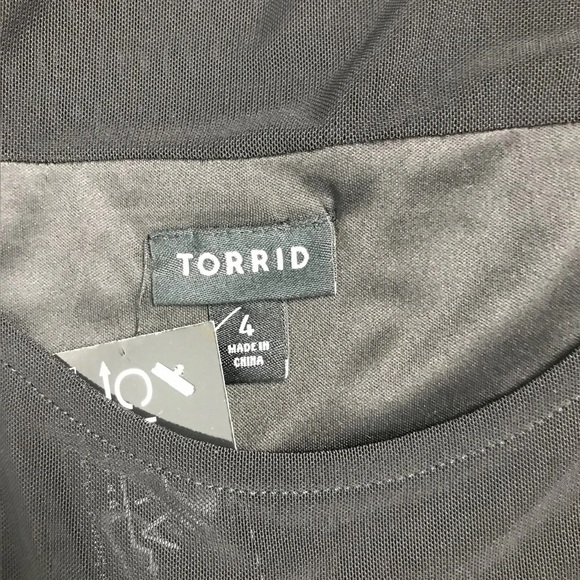 Torrid Sheer Sleeved Smocked Blouse - Size 4 (26) - Picture 5 of 5